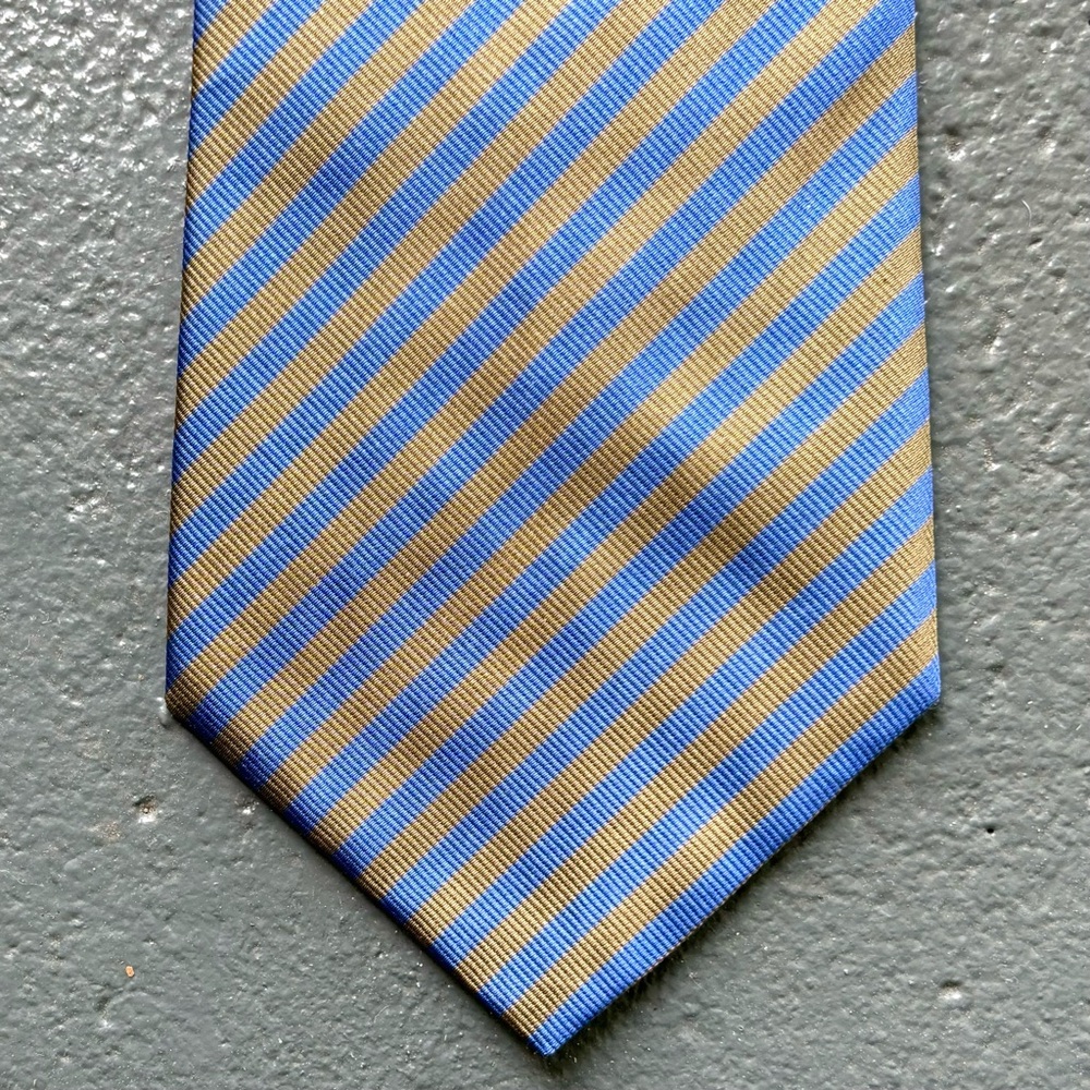 BANANA REPUBLIC 100% Italian Silk Diagonal Striped Retro Era Prepster Necktie